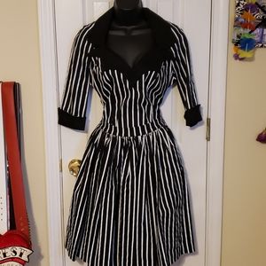 Pinup Couture Doris top in size med